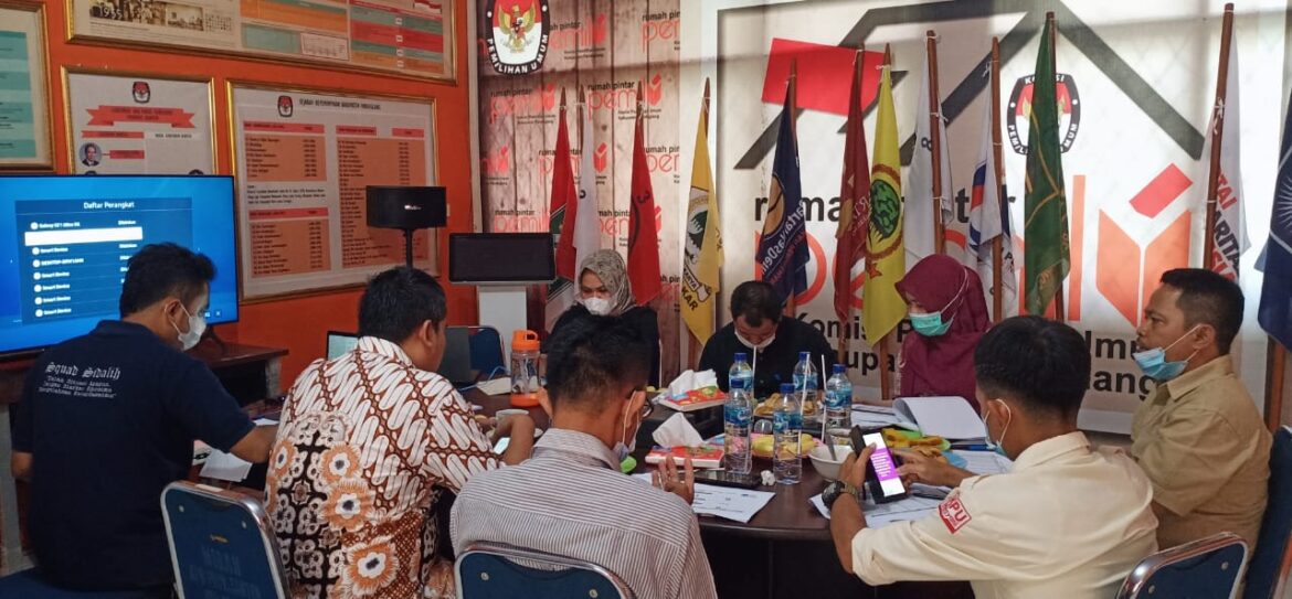 KPU KABUPATEN PANDEGLANG GELAR UPDATING DATA DALAM RAPAT KOORDINASI PEMUTAKHIRAN DATA PEMILIH BERKELANJUTAN (PDPB) PERIODE BULAN JULI TAHUN 2021			No ratings yet.		